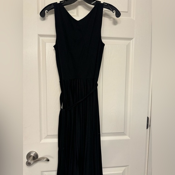 Ann Taylor pleats dress - Picture 3 of 6